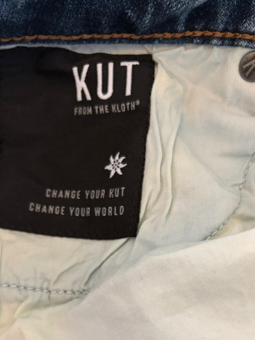 KUT From The Kloth “Sophie” Jean Shorts 16 - Picture 4 of 5